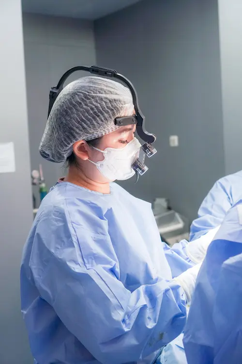Treatment Mengencangkan Payudara (Breast Implant)