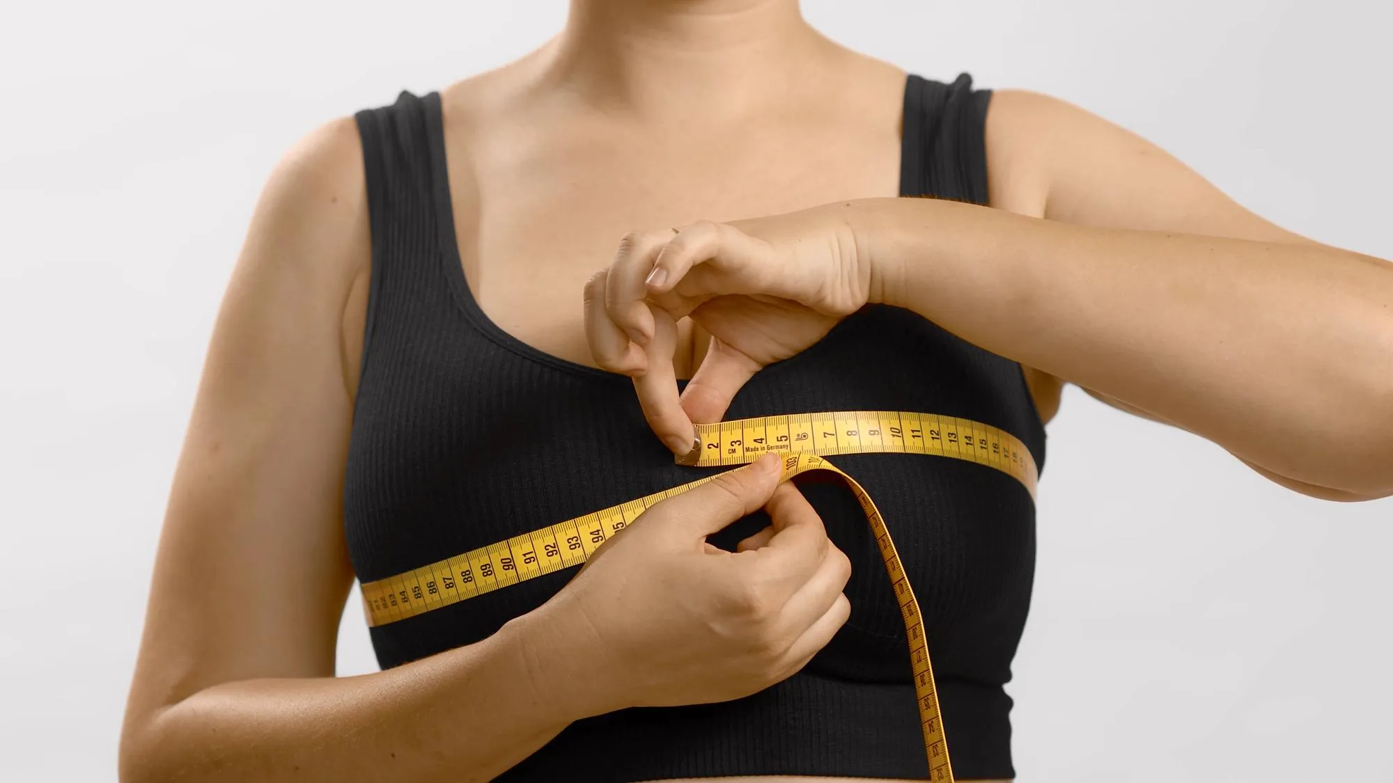 perbedaan breast reduction dan breast lift